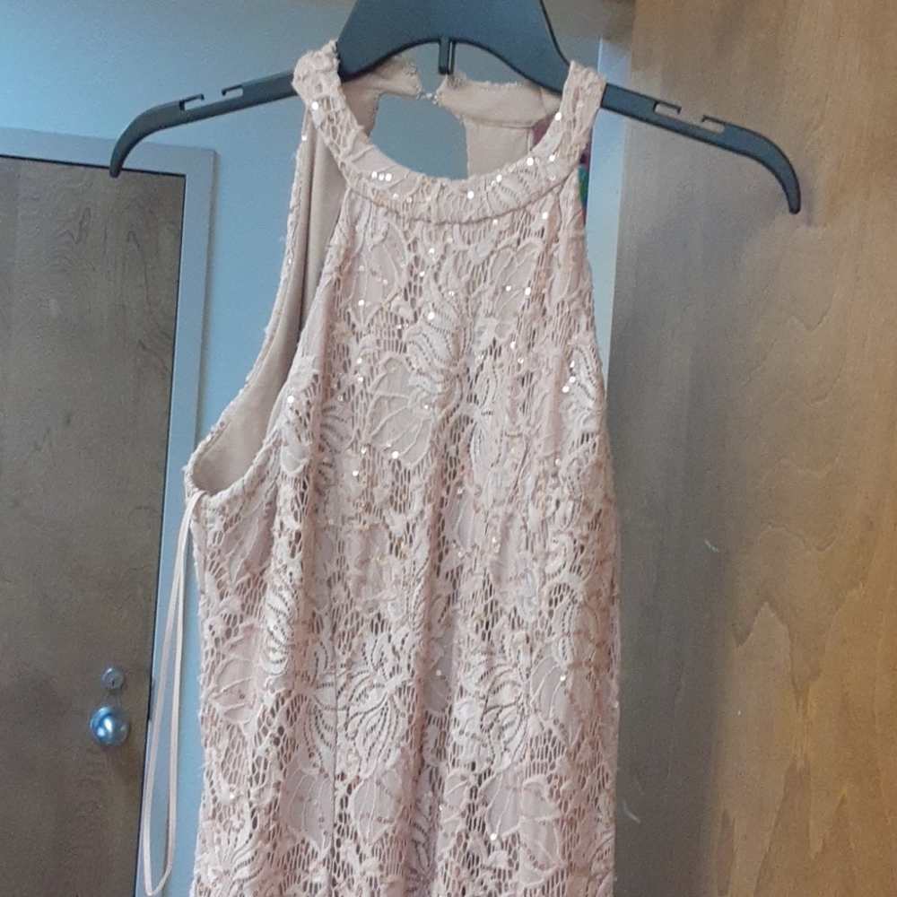 Formal Dress - Picture 2 of 6
